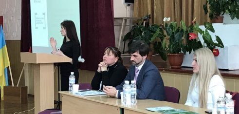 Інформування  в рамках компанії «Я маю право голосу!» для батьків та вчителів Одеської спеціалізованої школи №17
