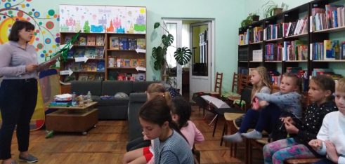 Сокальська бібліотека збирає молодь на просвітницьке дозвілля