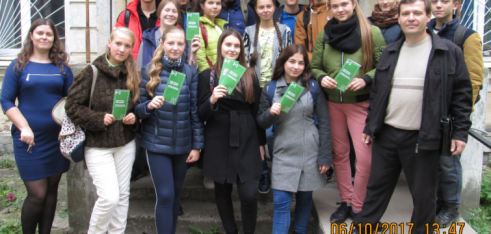 До Дня юриста працівники Подільського місцевого центру з надання БВПД провели правоосвітню кампанію в закладах освіти