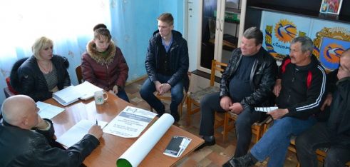 Представники Кам’янець-Подільського місцевого центру з надання БВПД зустрілися з депутатами із сіл Ластівці, Збруч та Ісаківці