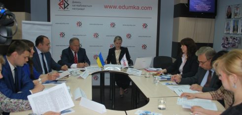 Проведено круглий стіл з питань створення позитивного іміджу функціонування судів