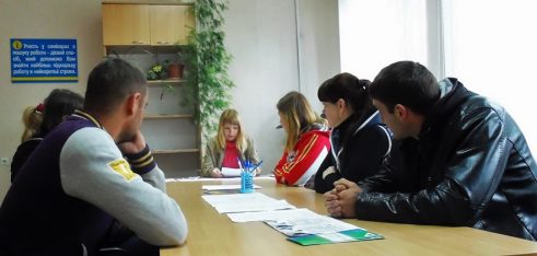 Проблему працевлаштування молоді за кордоном обговорювали  у Талалаївському районі