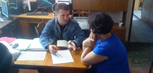 Фахівці системи безоплатної правової допомоги консультують мешканців села Іванівці Кельменецького району