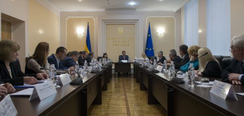 Надання безоплатної правової допомоги внутрішньо переміщеним особам та учасникам АТО обговорили у Мін’юсті
