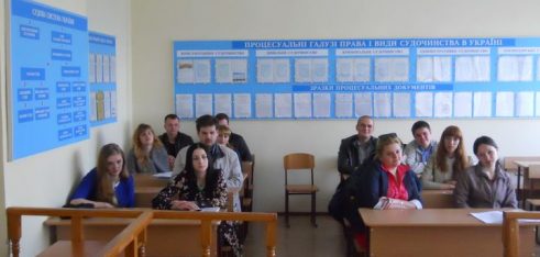 До участі у конкурсі на посади керівників бюро правової допомоги запросили студентів-старшокурсників