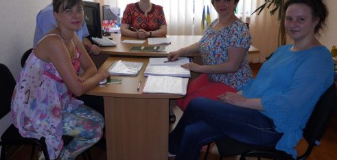 Механізм взаємодії центрів з надання БВПД та міграційної служби обговорили у Регіональному центрі з надання БВПД у Хмельницькій області