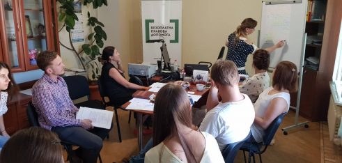 Працівники системи безоплатної правової допомоги навчалися, як подолати емоційне вигорання