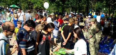 Фахівці центрів з надання безоплатної вторинної правової допомоги провели інформування громадян під час святкування Дня незалежності України