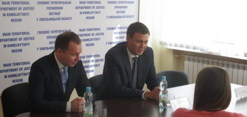 17 серпня 2015 року в ході робочого візиту до міста Хмельницького радник Міністра юстиції України – народний депутат Верховної Ради України Алексєєв Ігор Сергійович відвідав Хмельницький місцевий центр  з надання безоплатної вторинної правової допомоги