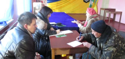 Чернігівським місцевим центром здійснено виїзд мобільного пункту консультування громадян та прийому документів до смт. Седнів Чернігівського району