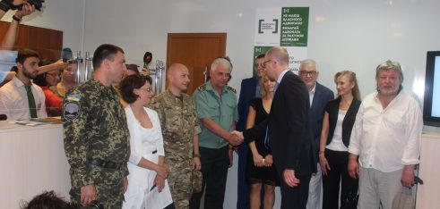 Арсеній Яценюк відвідав Третій дніпропетровський місцевий центр з надання безоплатної вторинної правової допомоги