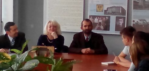 Круглий стіл-дискусія до відзначення Дня Соборності України – 22 січня: на тему «Єднання поглядів між молоддю Сходу і Заходу»