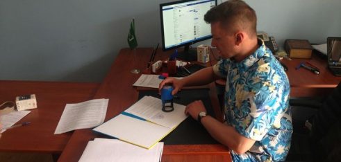 Кам’янець-Подільський місцевий центр підписав Меморандум про співпрацю та взаємодію з ГО “Об’єднання переселенців України в м. Кам’янці-Подільському”