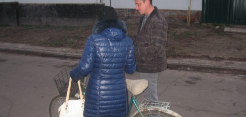 Працівники Менського місцевого центру продовжують інформувати населення