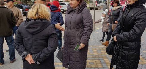 Мобільний інформаційний пункт завітав у міста Теребовля та Хоростків