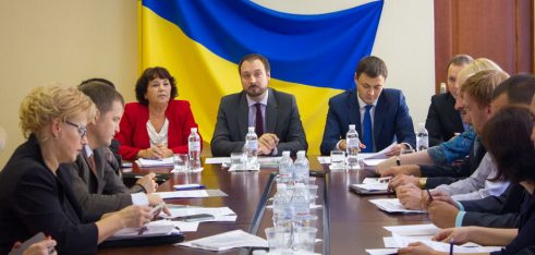 На Хмельниччині проходять зустрічі із адвокатами та командами центрів з надання БВПД