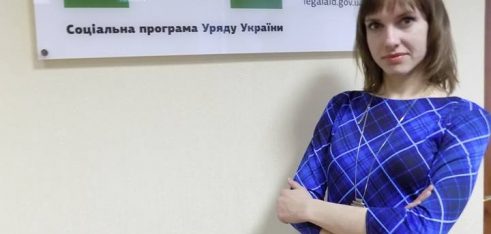 Хмельницький: завдяки діям фахівчині місцевого центру внутрішньо переміщена особа зможе отримувати адресну допомогу
