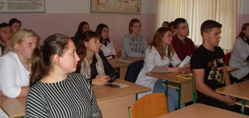 Принципи взаємної поваги та мирного співіснування, запобігання та протидію домашнього насильства обговорили зі студентами-медиками в Подільську