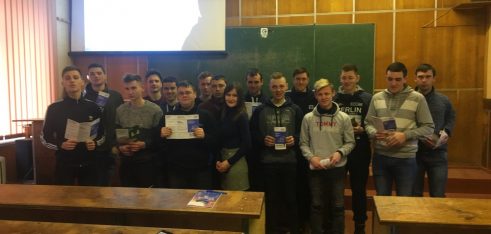 Новоушицькі студенти дізналися про небезпеку секстингу та онлайн-грумінгу