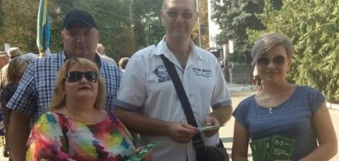 Про гарантії держави у сфері захисту прав людини та громадянина йшлося під час вуличного інформування та тематичної зустрічі у м.Олешки