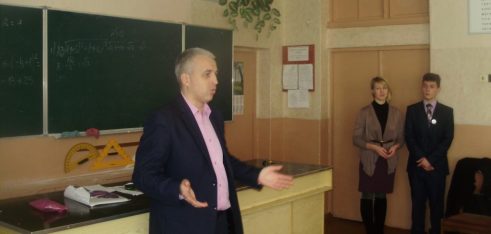 Працівниками Чернігівського місцевого центру в рамках Всеукраїнського тижня права проведено тематичний захід інформаційного, освітнього та виховного характеру в ліцеї № 16 м. Чернігова