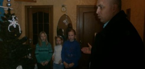 У Чернігові поздоровили клієнтку з 3-ма малолітніми  дітьми зі Святим Миколаєм