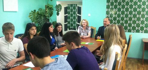 У Шепетівці майбутніх правознавців запросили на практику до місцевого центру