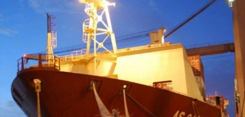 Десять українських моряків звільнилися із заручників і повернулися додому