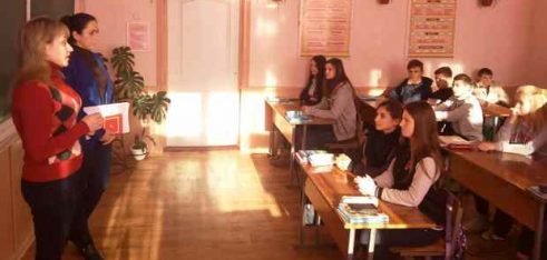 Працівники Монастирищенського бюро провели лекцію в загальноосвітній школі