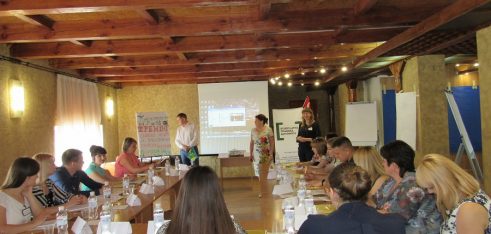 Спілкуватися з вразливими категоріями клієнтів допоможуть «м’які навички»