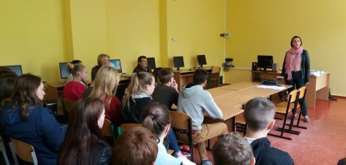 «Школярі повинні знати» – цикл лекцій для учнів Старокостянтинівщини