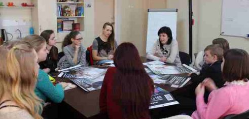 У Золотоноші «Молодіжний журналістський клуб» уклав угоду про співпрацю з місцевим центром з надання БВПД