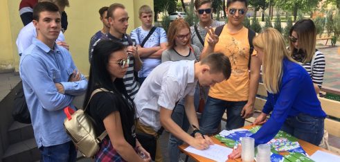 Навчаємось граючись – правники Кам’янського розповіли дітям про права людини