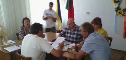 Фахівці Олександрійського місцевого центру з надання БВПД консультують громадян з питань рейдерських захоплень земель