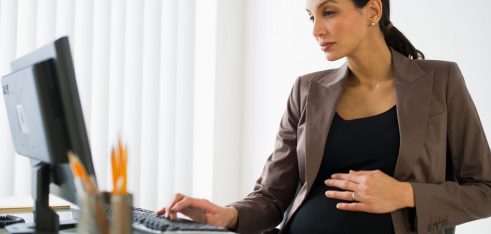 Правові гарантії вагітних жінок і жінок, які мають дітей