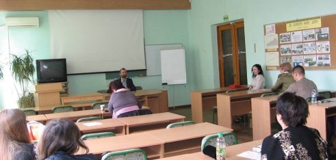 Варто знати свої права: правопросвітництво та інформування