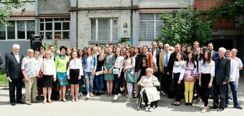 Місто героїв: керівництво Регіонального центру взяло участь у відкритті анотаціної дошки політв’язню Оксані Попович