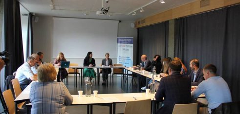 На Прикарпатті говорили про дотримання прав жінок та чоловіків