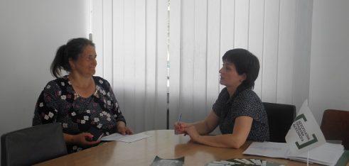 Працівники Сарненського МЦ продовжують надавати консультації в рамках співпраці з громадськими приймальнями