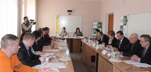 У Чернігові відбувся круглий стіл з обговорення питань доступу осіб, які перебувають у місцях несвободи, до медичної допомоги