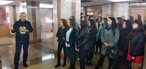 Незліченна кількість  відвідувачів Рівненського МБК познайомилась з фотовиставкою «Правова допомога поруч»