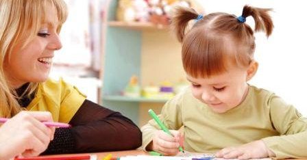 Хто така муніципальна няня? Як скористатися послугою?