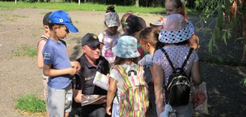 У пришкільних таборах навчають правил, які допоможуть врятувати життя