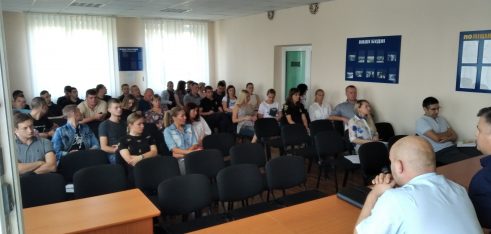 Фактичне затримання особи правоохоронцями зобов’язує їх негайно інформувати про це центри безоплатної вторинної правової допомоги