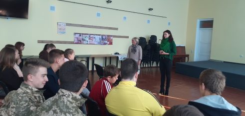 Права та обов’язки кожного обговорили зі старшокласниками Старокостянтинова