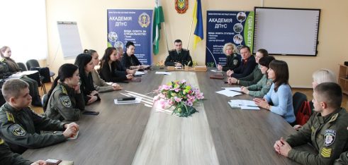 Про реалізацію свого конституційного права на захист говорили під час круглого столу