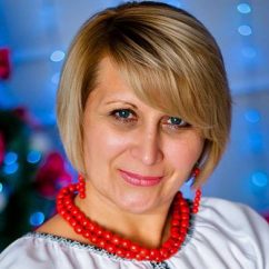 Адковат ЄЛИСЄЄВА Марина Ігорівна