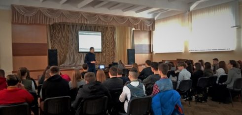 «Правовий кінозал» на Рівненщині: про права та їх захист продовжуємо розповідати через кінопокази
