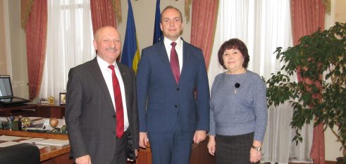 Хмельниччина: успіхи та виклики в роботі центрів з надання БВПД обговорили з головою облдержадміністрації