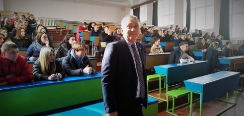 Презентація системи БПД Рівненщини та підписання договору про співпрацю: Регіональний центр поглиблює взаємодію з освітнім середовищем регіону